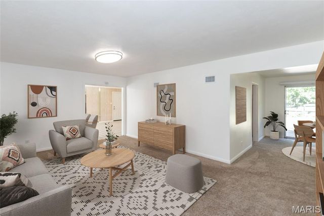 2 Creekside Lane, Creve Coeur, MO 63141