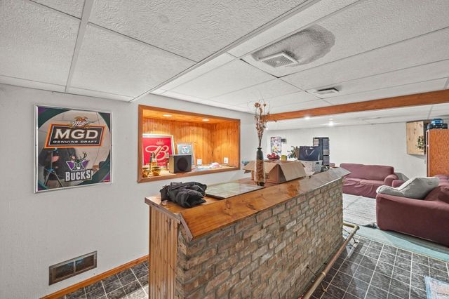 3080 Kimberly AVENUE, Greenfield, WI 53221