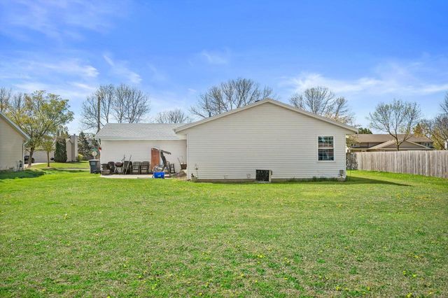 3080 Kimberly AVENUE, Greenfield, WI 53221
