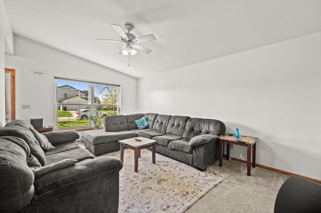 3080 Kimberly AVENUE, Greenfield, WI 53221