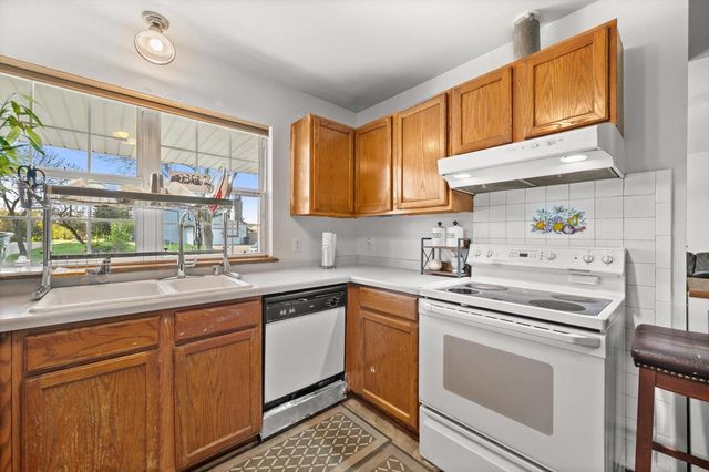 3080 Kimberly AVENUE, Greenfield, WI 53221