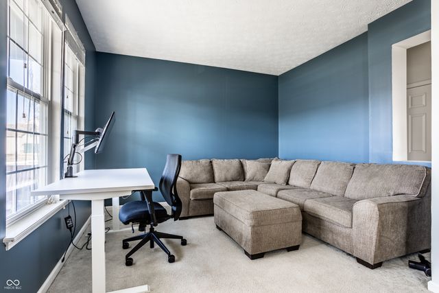 6127 N Woods Edge Drive, Mccordsville, IN 46055