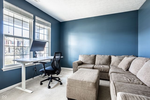 6127 N Woods Edge Drive, Mccordsville, IN 46055