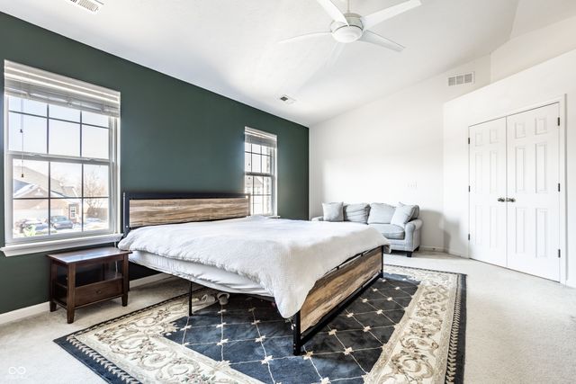 6127 N Woods Edge Drive, Mccordsville, IN 46055