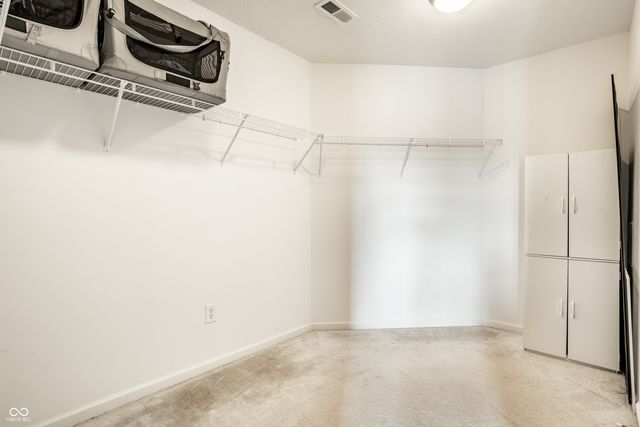 6127 N Woods Edge Drive, Mccordsville, IN 46055