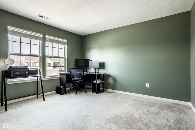 6127 N Woods Edge Drive, Mccordsville, IN 46055