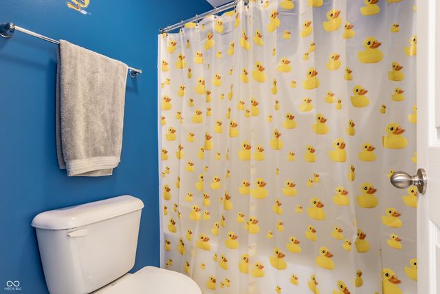 6127 N Woods Edge Drive, Mccordsville, IN 46055