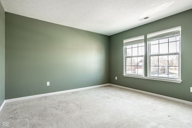 6127 N Woods Edge Drive, Mccordsville, IN 46055