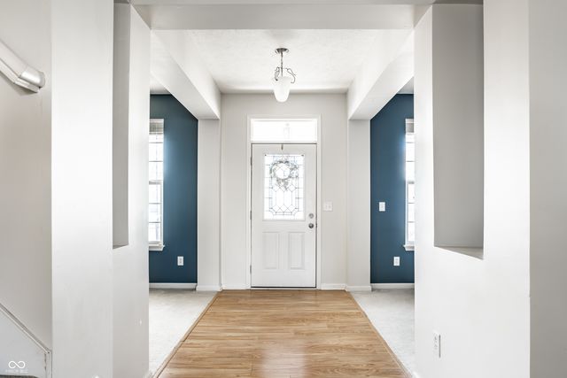 6127 N Woods Edge Drive, Mccordsville, IN 46055