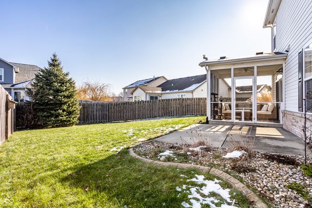 6127 N Woods Edge Drive, Mccordsville, IN 46055