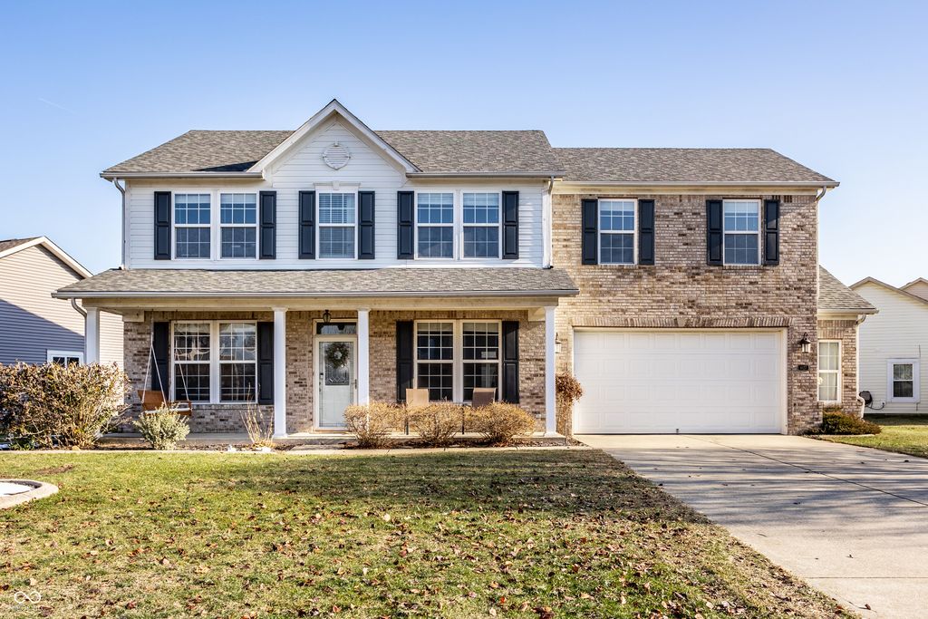 6127 N Woods Edge Drive, Mccordsville, IN 46055