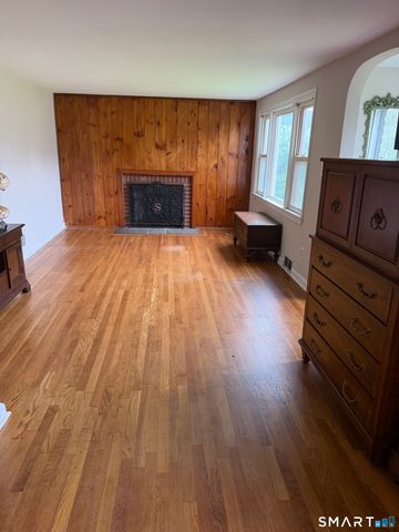 18 Chatham Drive, Norwalk, CT 06854