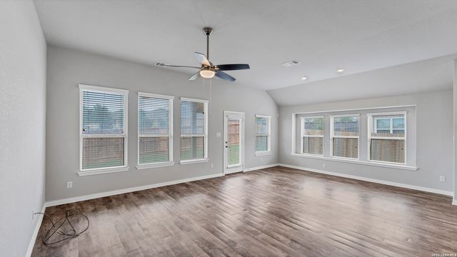 863 maroon, New Braunfels, TX 78130