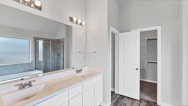 863 maroon, New Braunfels, TX 78130