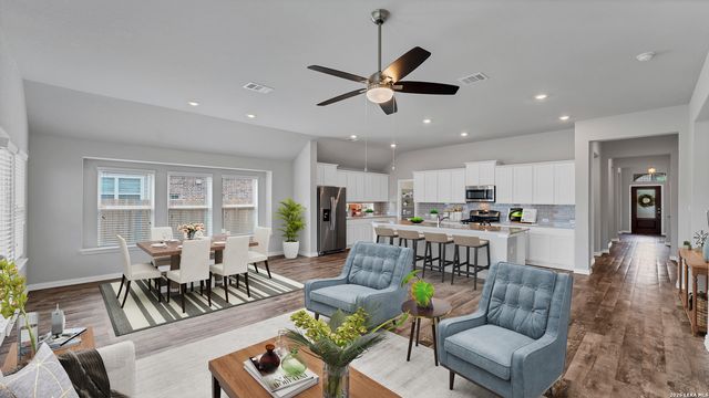 863 maroon, New Braunfels, TX 78130