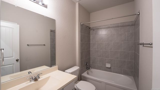 863 maroon, New Braunfels, TX 78130