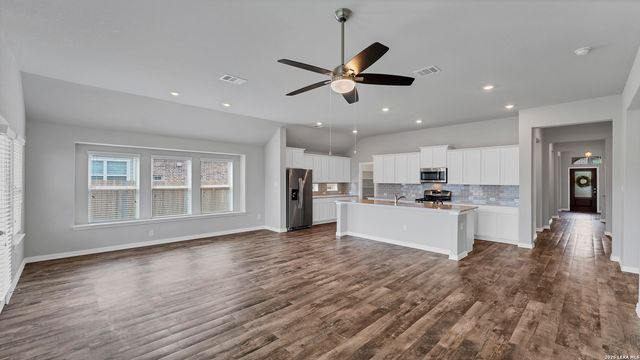 863 maroon, New Braunfels, TX 78130