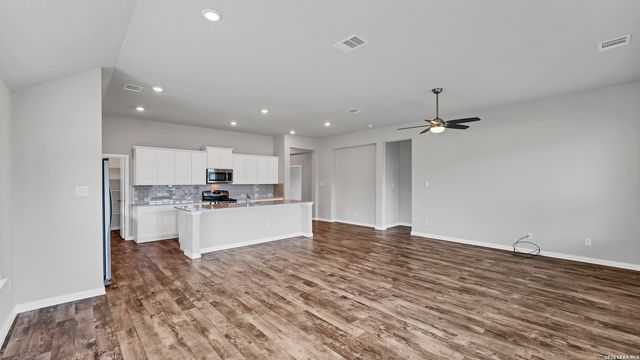 863 maroon, New Braunfels, TX 78130