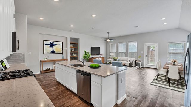 863 maroon, New Braunfels, TX 78130