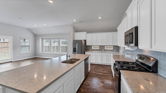 863 maroon, New Braunfels, TX 78130