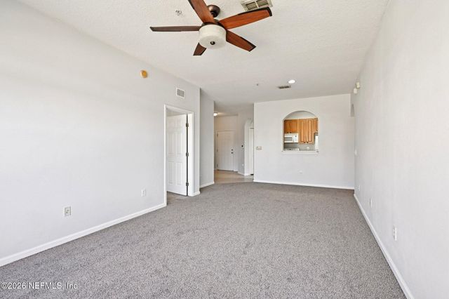 7801 POINT MEADOWS Drive 8209, Jacksonville, FL 32256