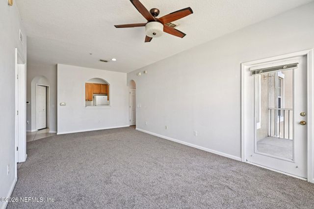 7801 POINT MEADOWS Drive 8209, Jacksonville, FL 32256