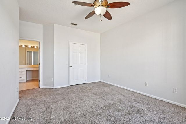 7801 POINT MEADOWS Drive 8209, Jacksonville, FL 32256