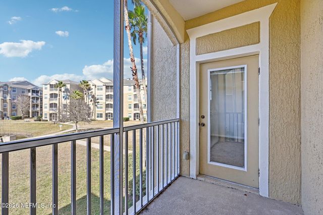 7801 POINT MEADOWS Drive 8209, Jacksonville, FL 32256