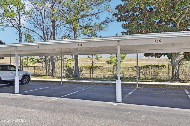 7801 POINT MEADOWS Drive 8209, Jacksonville, FL 32256