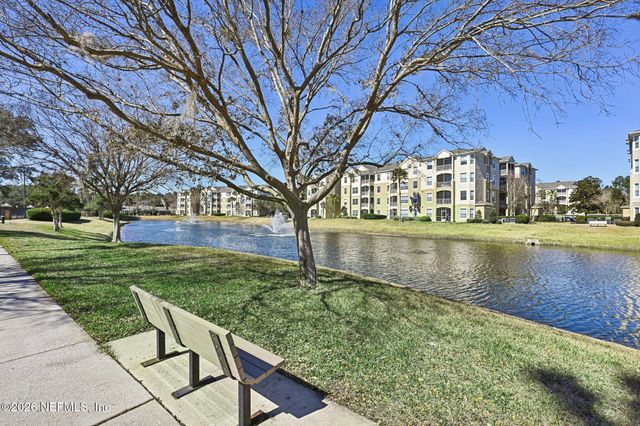 7801 POINT MEADOWS Drive 8209, Jacksonville, FL 32256