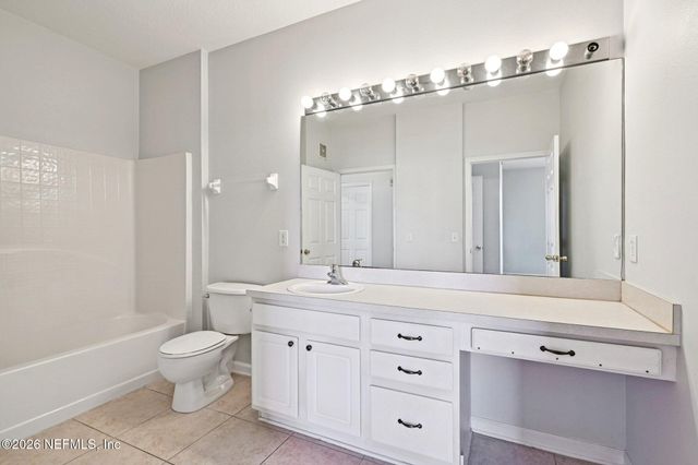 7801 POINT MEADOWS Drive 8209, Jacksonville, FL 32256