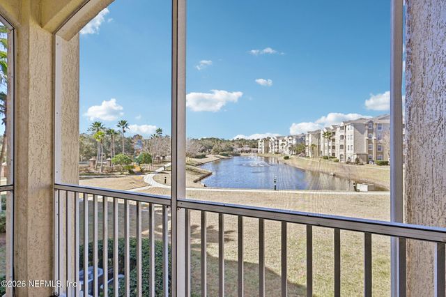 7801 POINT MEADOWS Drive 8209, Jacksonville, FL 32256