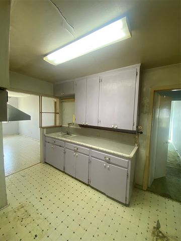 3230 S Llewellyn Avenue, Dallas, TX 75224