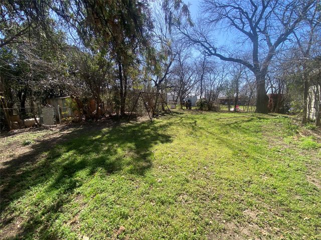 3230 S Llewellyn Avenue, Dallas, TX 75224