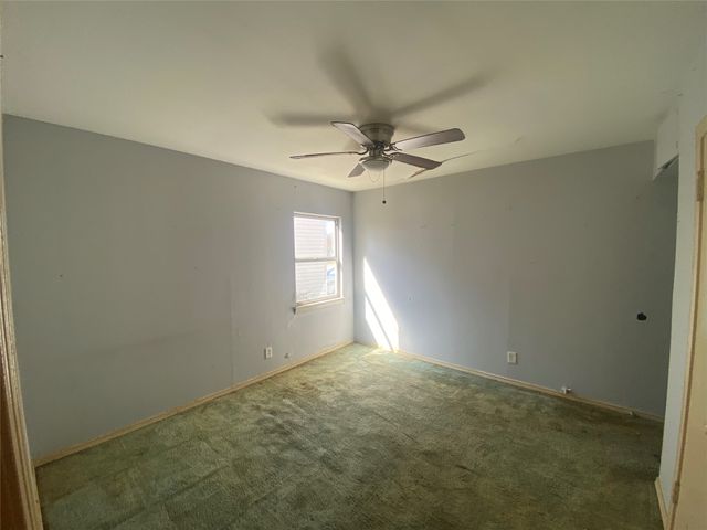 3230 S Llewellyn Avenue, Dallas, TX 75224