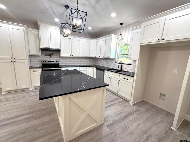 431 Cypress, Pittsburg, TX 75686