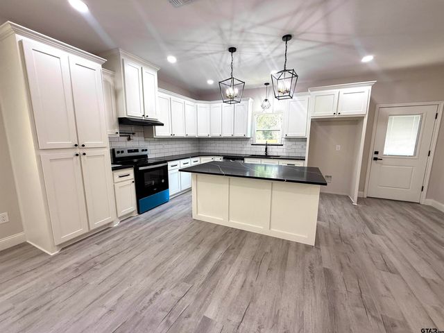 431 Cypress, Pittsburg, TX 75686