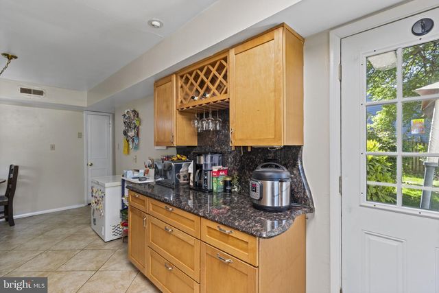 1435 CROFTON PKWY, Crofton, MD 21114