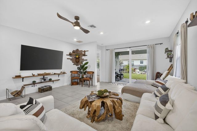 1333 Haywagon Trail, Loxahatchee, FL 33470