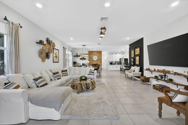 1333 Haywagon Trail, Loxahatchee, FL 33470