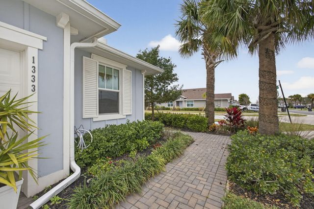 1333 Haywagon Trail, Loxahatchee, FL 33470