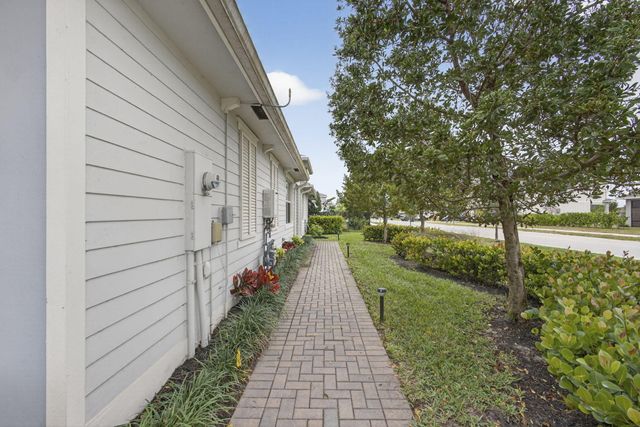 1333 Haywagon Trail, Loxahatchee, FL 33470