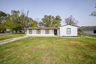 7471 Lakehurst Drive, Houston, TX 77087