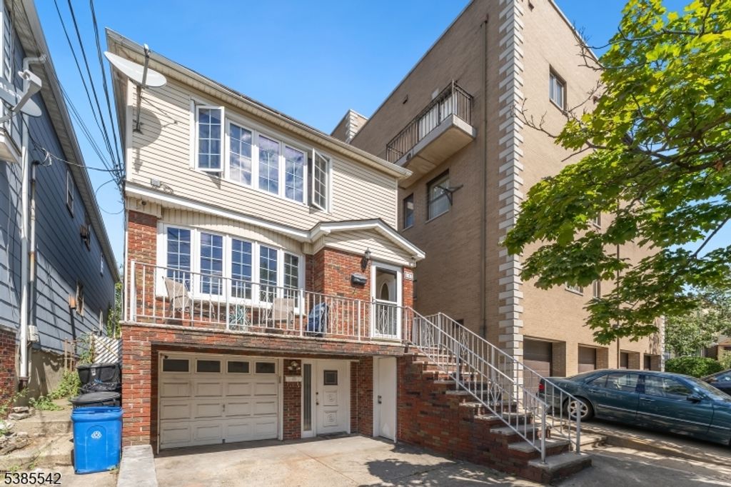 147 W 52nd Street, Bayonne City, NJ 07002