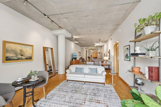 212 N 1st Street 306, Minneapolis, MN 55401