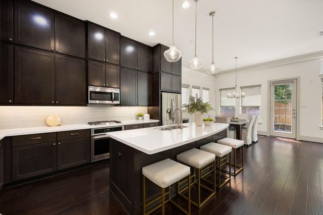 6703 Saxton Manor Street, Houston, TX 77055