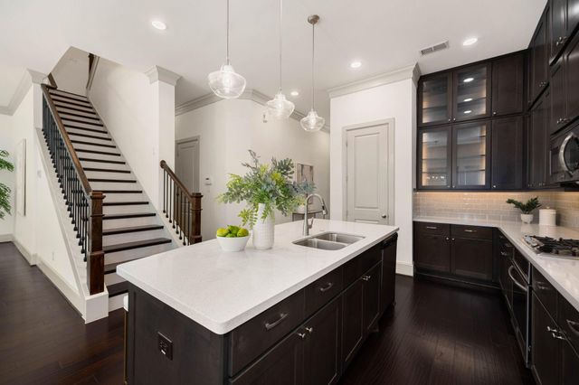 6703 Saxton Manor Street, Houston, TX 77055