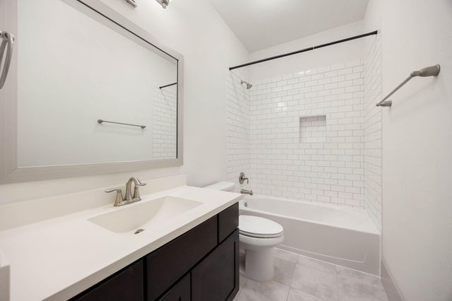 6703 Saxton Manor Street, Houston, TX 77055