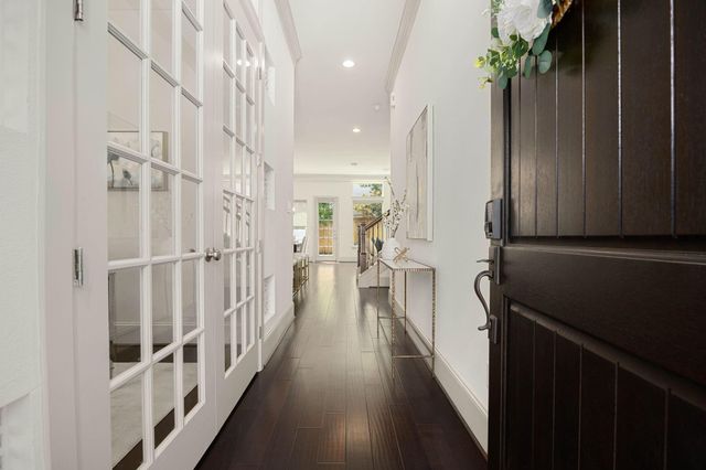 6703 Saxton Manor Street, Houston, TX 77055