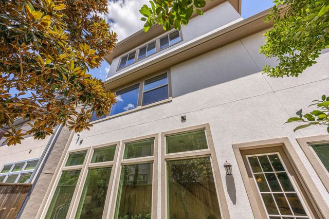 6703 Saxton Manor Street, Houston, TX 77055